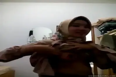 Mahasiswi Sholeh Bikin Video Telanjang Buat Pacar