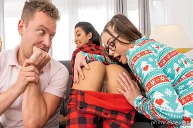 Pesta Natal khusus dari 2 saudari nakal